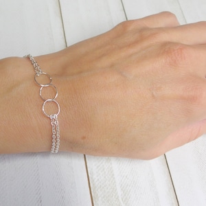 Eternity bracelet Sister bracelet Friendship bracelet BFF bracelet Three sister bracelet Interlocking circle bracelet Gift for her Infinity image 3