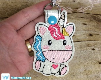 Zipper Pull - Key Fob - Sitting Unicorn