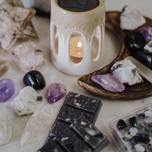 New Moon New Beginnings & Set Intentions | Crystal Wax Melts // Energy Wax Tarts // Aromatherapy // Intention Candles // Metaphysical Gifts