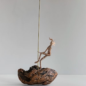 Sailing Boat with Wire Figure, Handmade Nautical Sculpture, Wire Sculpture, Ocean-Themed Driftwood Artwork, Minimalist Sailing Sculpture