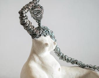 Curvy Body Statue: Wire & Clay Sensual Sculpture