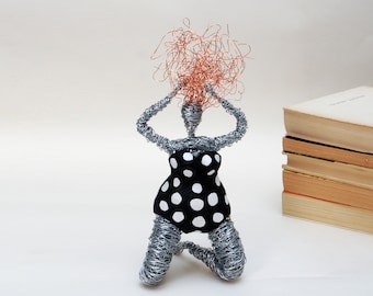Sculpture de grosse femme, Sculpture moderne, Sculpture de corps de femme, Statue sur pied, Autonomisation, Sculpture grande taille, Positivité du corps
