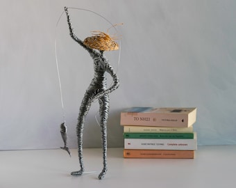 Fisherman sculpture with Jute Hat, Wire sculpture toptable decor, Coastal interior, Unique gift, Beach house decor, Man sculpture with fish