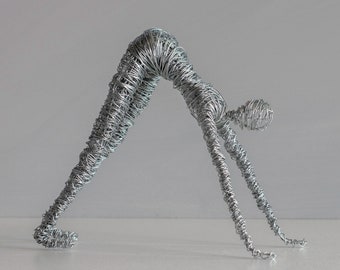 Escultura de alambre para yoga: Postura femenina, regalo único para amantes del yoga