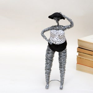 Fat Lady Beauty, Woman Sculpture, Modern Sculpture, Female Sculpture, Wire Sculpture, Body Positivity, Curvy Plus Size Sculpture, Woman Body
