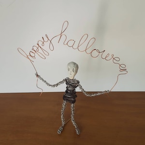 Halloween Wire Word Sign, Halloween Decor Sculpture Dark Art, Halloween decoration indoor, Gothic sculpture metal art, desk accessories.