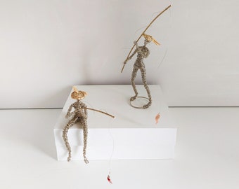 Conjunto de esculturas de dos pescadores, esculturas de alambre hechas a mano, decoración moderna de la sala de estar, regalo único personalizado