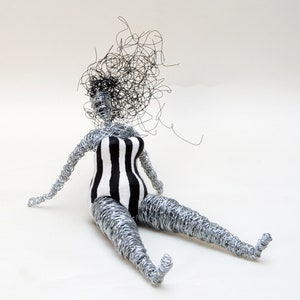 Woman Sculpture, Fat Lady, Wire Sculpture, Original Sculpture, Modernist Sculpture, Curvy Plus Size Sculpture, Fat Woman Sculpture,  Curvy