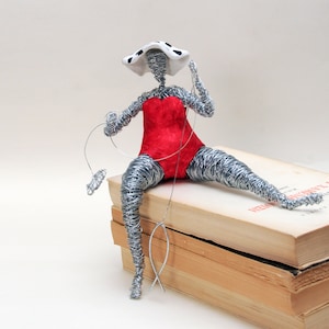 Female Body Sculpture, Curvy Woman with Fishing Line, Woman Body Sculpture, Fat Women Sculpture, Modern Sculpture, Wire Sculpture