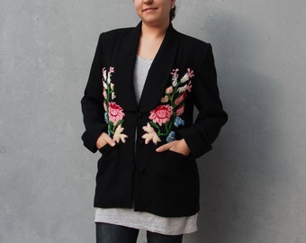 Blazer noir brodé Veste vintage remaniée Embellie avec Broderie taille moyenne