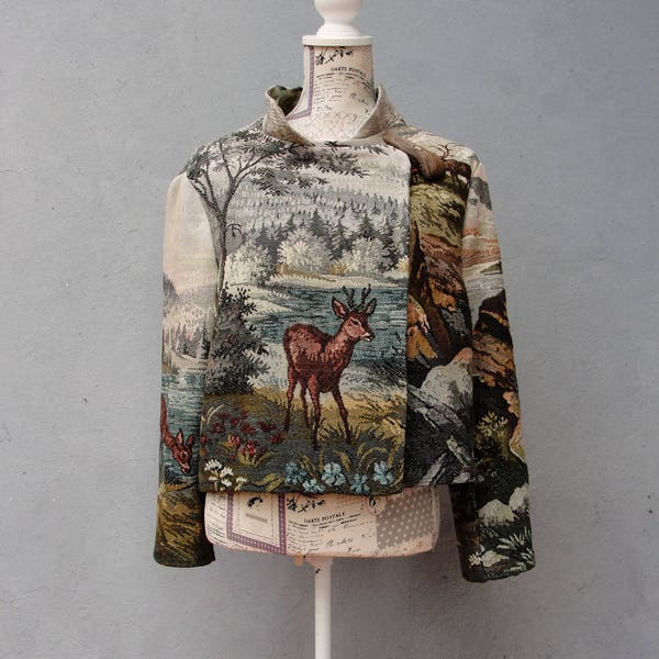 Waldland Hirsch Mantel, Mori Girl Kleidung, Jacke mit Holzknopf Vintage Landschaft Gobelin Stoff US Gr. 6/8 Gr. 36/38