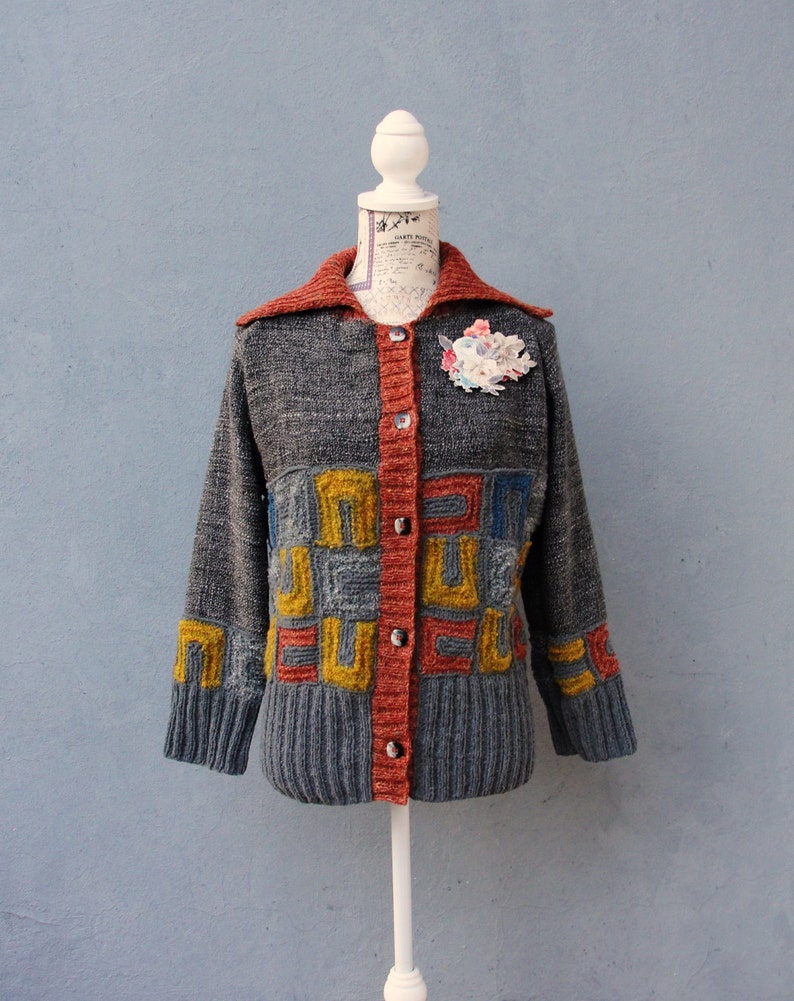 Small Medium Clothing US size 6 8 EU size 36 38 Geometric Knitted Jacket with Floral Brooch Art Deco Cardigan