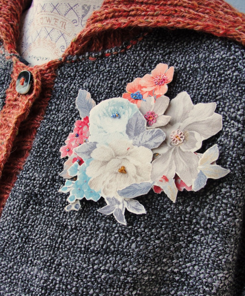 Small Medium Clothing US size 6 8 EU size 36 38 Geometric Knitted Jacket with Floral Brooch Art Deco Cardigan