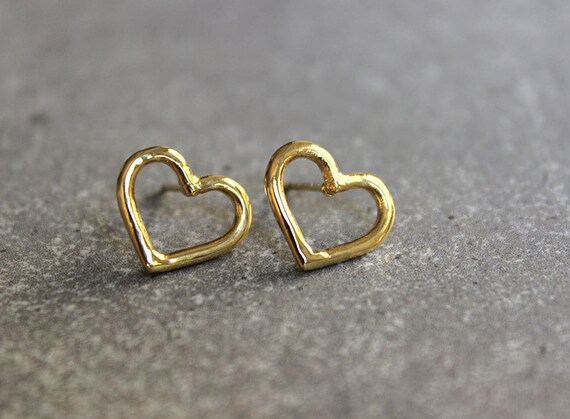simple gold stud earrings