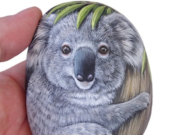 Sweet Koala Painted on A Sea Rock / Painted Stones di Roberto Rizzo