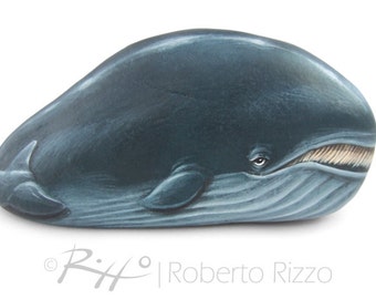 珍しい形の石がクジラに変身！ロベルト・リッツォによる岩絵アート
