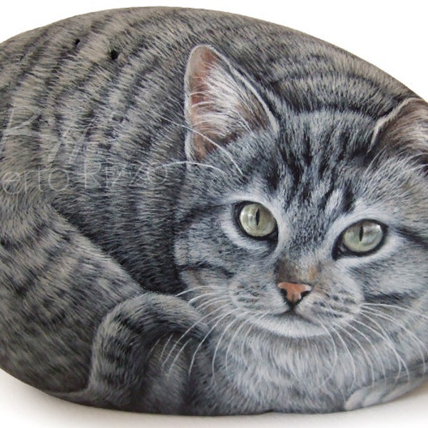 Original Cat Portrait Hand Painted on a Sea Rock | Pet Portraits on Commission Finely Detailed by the Artist Roberto Rizzo