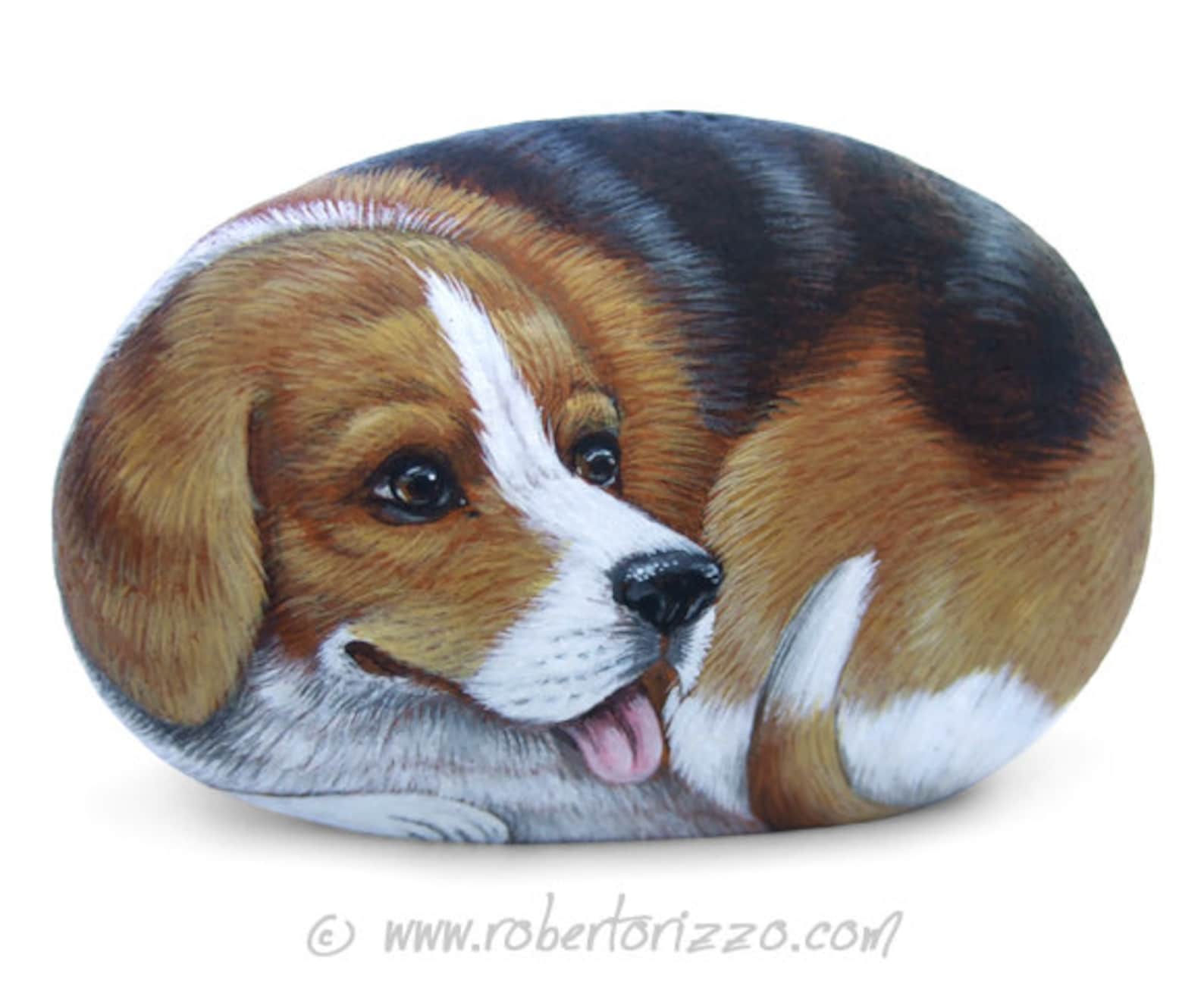 Sweet Beagle Painted on A Sea Stone | Rock Art by Roberto Rizzo | Pet ...