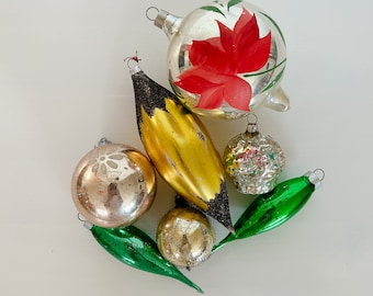 Vintage Christmas Ornaments - Set of (7) - Mix #83 Flower/Silver/Green