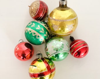 Vintage Christmas Ornaments - Set of (7) - Mix #35 Red/Green/Gold
