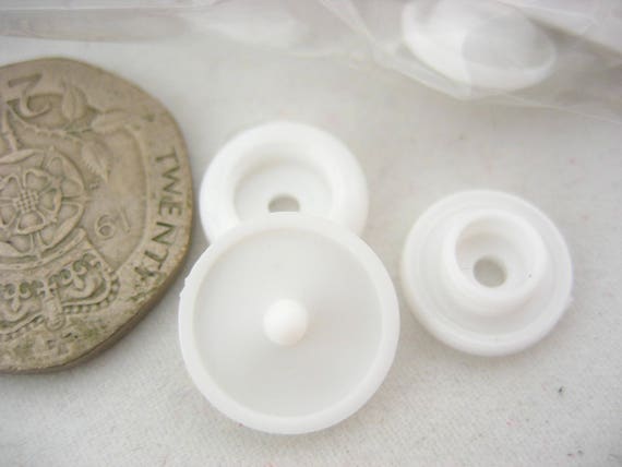 1000 T5 KAM branded White PLASTIC RESIN SNAPS BUTTON FASTENERS PRESS STUD POPPER