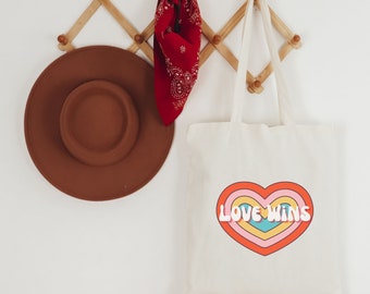 Love Wins Heart Rainbow Equality Pride Sac fourre-tout en toile de coton avec police rétro, cadeau parfait pour les amis et la famille LGBTQIA+, Pride Supporter