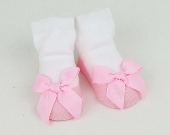 Pink Newborn Baby Girl Socks with Ribbon Bow, Baby Shoes, Special Occasion Baby Socks, Baby Gift.