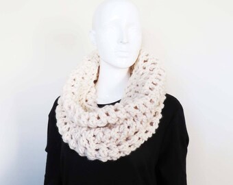 White Cowl Scarf - Crochet Scarf, Circle scarf, Chunky Scarf, Snood, Ladies Scarf, Christmas Gift