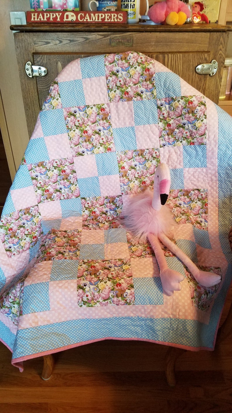 Lap Size Quilt with Pigs Themed Print