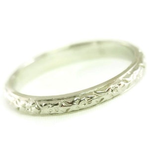 Stunning Wedding Band Art Deco Antique Floral Styled 14kt White Gold