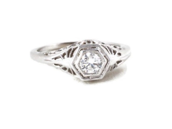 Filigree Engagement Ring Art Deco Hexagon Styled 14 kt White Gold Very Nice .29 Ct. Solitaire Diamond US Size 5.75 - 6