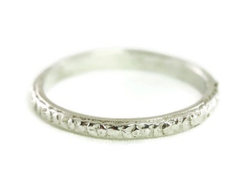 Antique Art Deco Raised Floral Styled Engraved Platinum Wedding Band