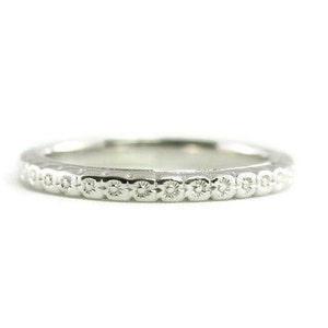 Stunning Wedding Band Antique Art Deco Floral Styled 14kt White Gold Ring