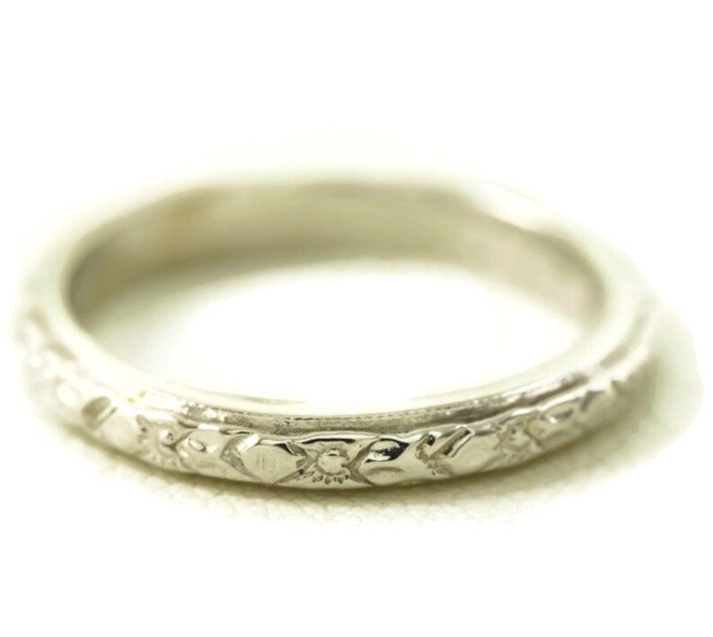 Raised Floral Antique Art Deco Styled 14kt White Gold Wedding BandRing