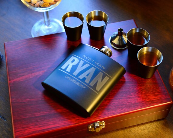 Personalized Flask Wooden Gift Set | groomsmen flask | name on flask | wedding party gift | best man gift | black flask | FSW001