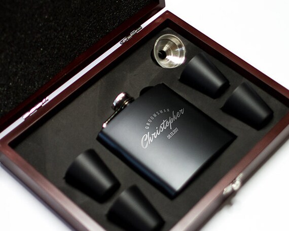 Personalized Flask in Wooden Gift Box | groomsmen gift | name on flask | wedding party gift | best man gift | groom gift | FSW002