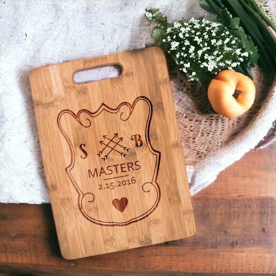 Crest couple engraved bamboo cutting board | family name housewarming gift | personalized kitchen | cook gift | personalized Christmas gift