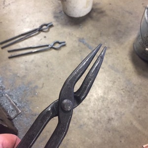 Blacksmith scrolling tong