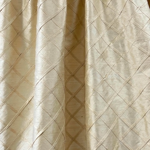 Tecido Shantung de Seda por Metro – Cor Areia, Pregas em Diamante, Costurado #7990