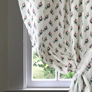 1979 Laura Ashley Rosebud Fabric - 100% Cotton Sold by the Yard #2853