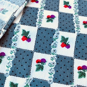 Sweet Strawberry Fruit Fabric, Vintage Kitschy Kitchen Cotton 1 Yard or 1 2/3 Yd cut x 44&quot; wide #300