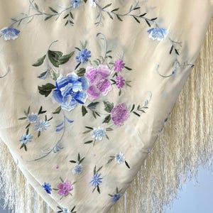 1920s - 1940s Silk Shawl, Hand Embroidered Manton de Manila Cantonese Wrap #7684