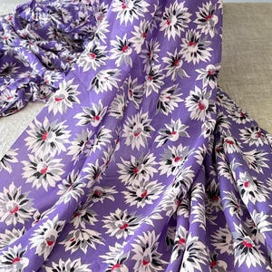 1940s Rayon Fabric Remnants - Floral Daisies 38" wide  - 2 Yards or 1 1/3 Yd #7319