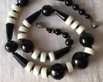 Vintage Black and White Glass Necklace, Barrel Beads, Aventurine, KC054