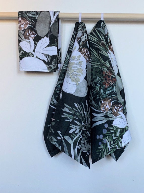 Kitchen Towel Tea Towel  Dish Towel - Scandinavian Cotton fabric Plants & Flowers Pine Cone