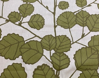 Scandinavian Cotton fabric Green Leaf Off-White/Green