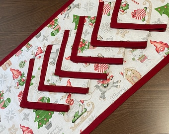 Set of Christmas Table runner and 6 Napkins Christmas Table Linens Christmas table décor Red and White