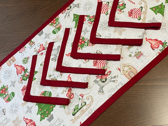 Set of Christmas Table runner and 6 Napkins Christmas Table Linens Christmas table décor Red and White