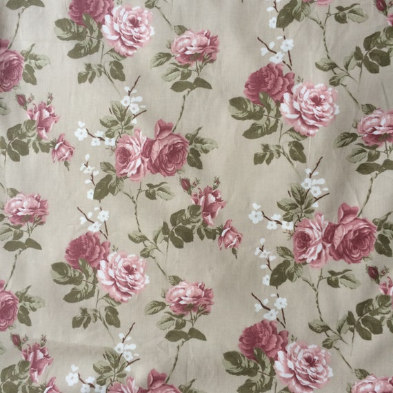 Floral Cotton fabric by the yard, Shabby Chic roses 100% cotton sateen 150 cm wide ( 59'')