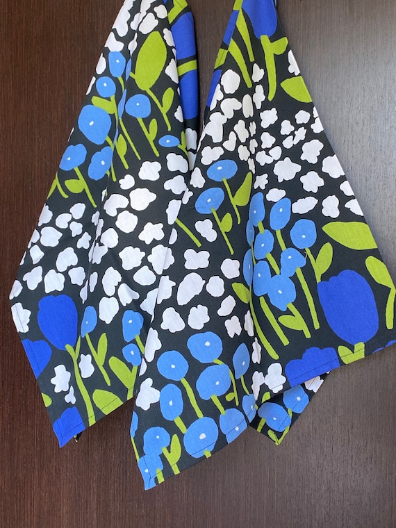Kitchen Towel Tea Towel  Dish Towel - Scandinavian Cotton fabric Blue floral